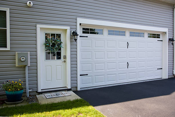 24/7 Emergency Garage Door Panel Replacement experts in Mountain Top, PA
